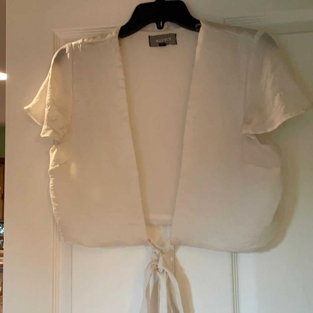 Off White L tie close top crop 2 for $6 Get both
